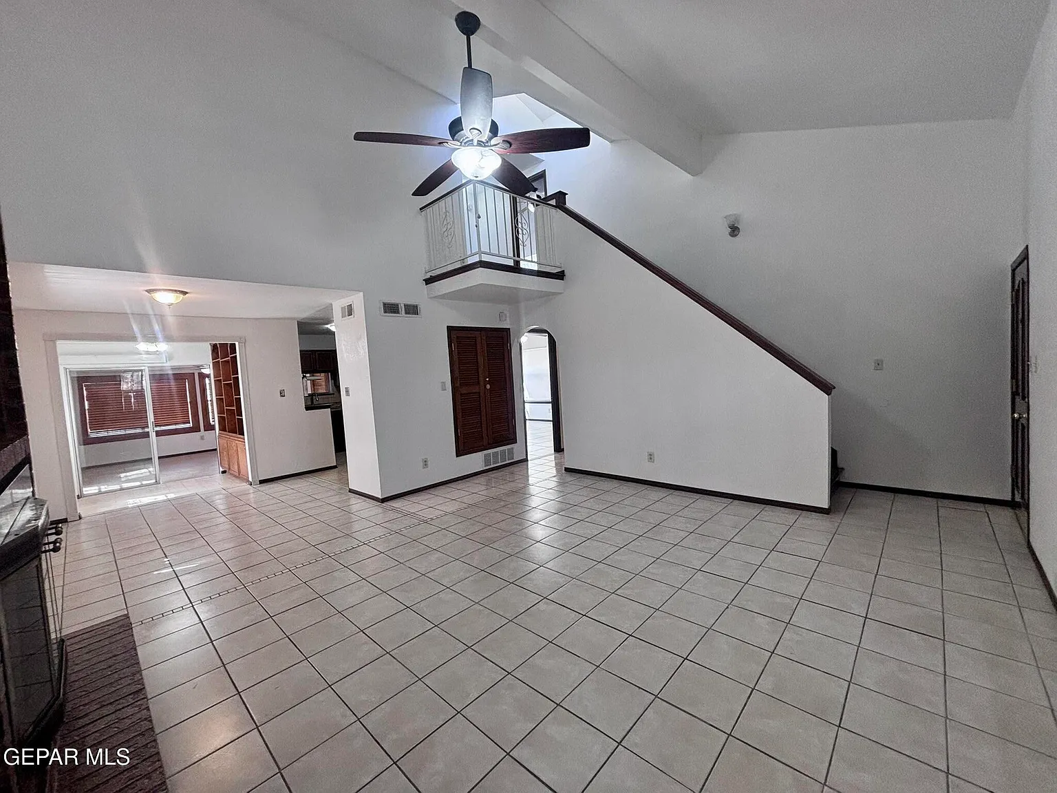 3 bed, 2.0 bath, 1880 sqft, $1,895 — Photo 4