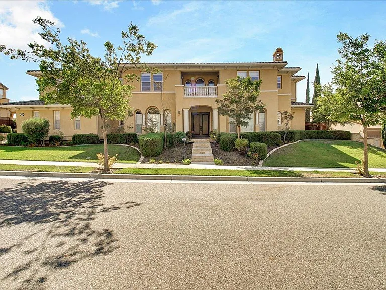 1852 Saddle Park Pl — Photo 1