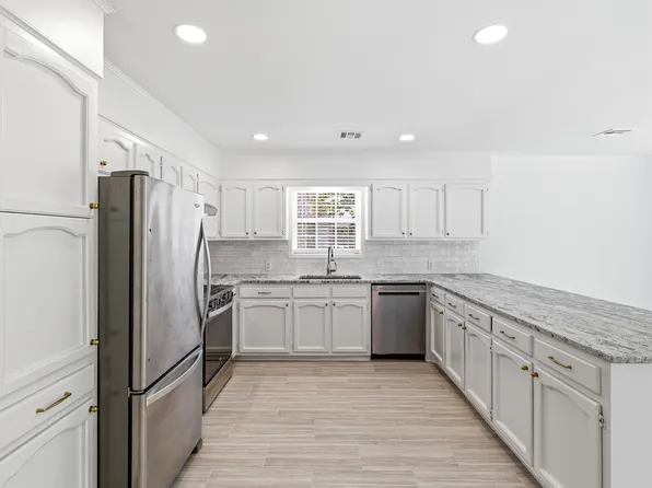 203 Dupont Dr, West Monroe, LA 71291