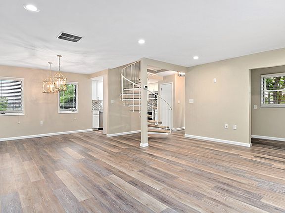 4th image of 214 5th St #B