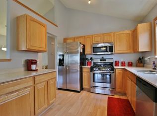 809 Cameron Ct, Hopkins, MN 55343