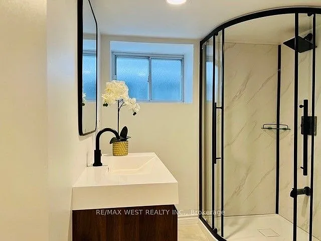27 Oakview Ave #BASEMENT — Photo 8