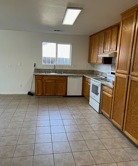 732 Walnut Way #A — Photo 4