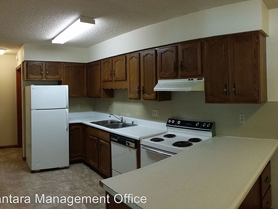 2nd image of 902 University Ave APT 24