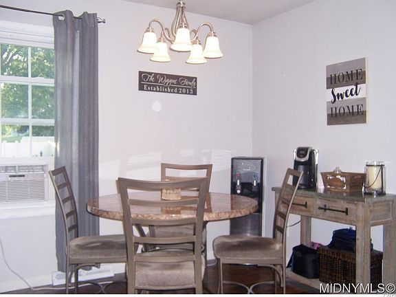 4th image of 1 Cedarbrook Cres