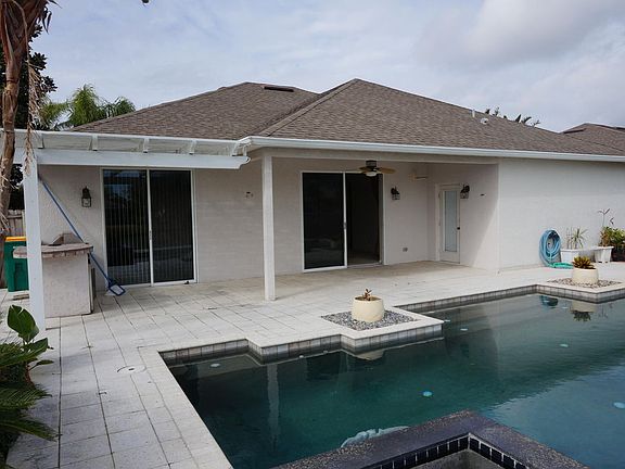 4th image of 4201 Caparosa Cir