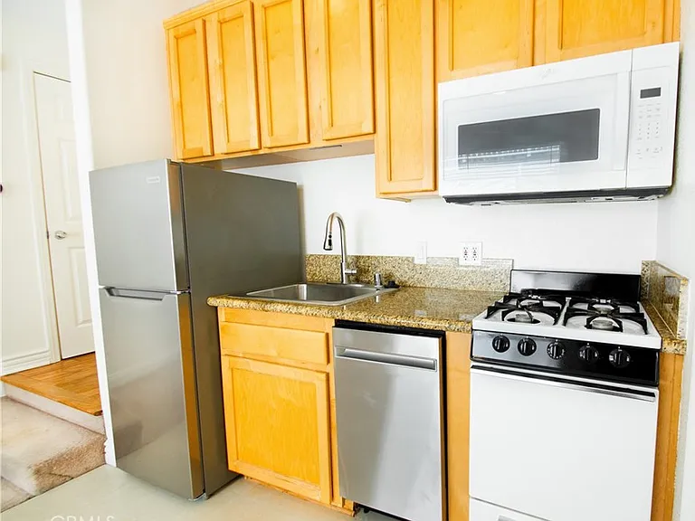 3662 Clarington Ave #3 — Photo 30