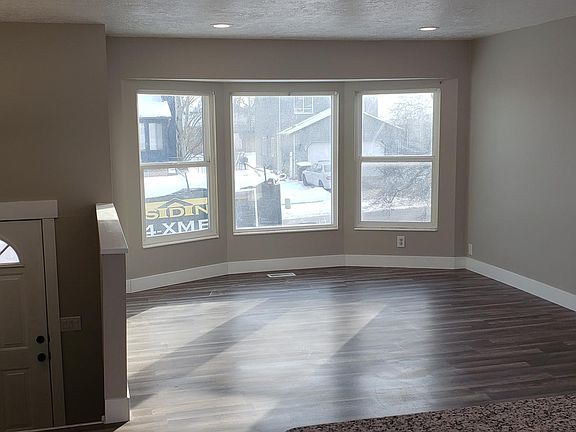 4th image of 5068 W Longmore Dr