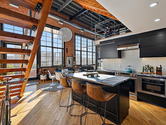 5th image of 2003 Brooklyn St #405L