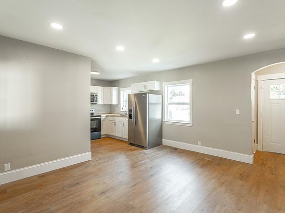 4th image of 1732 S Seminole Dr
