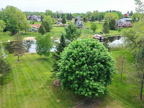 4th image of 4622 Surrey Ln