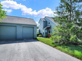 7322 Harbour Isle, Indianapolis, IN 46240