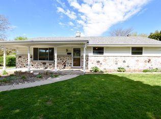 5239 Middleton Ct N, Greendale, WI 53129