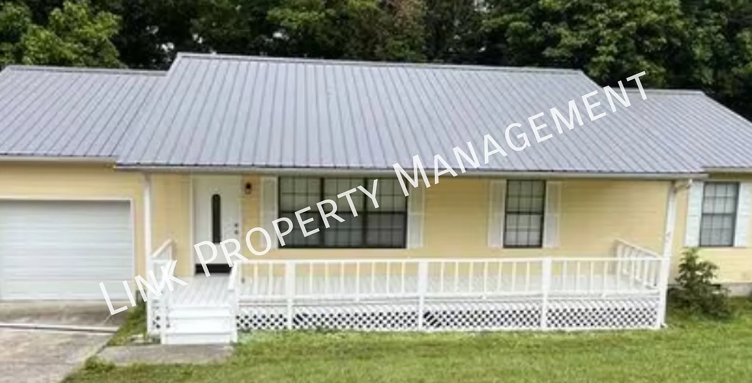 Coming Soon! Don't Miss This 3 Bedroom, 2 Full Baths In Ringgold With Garage, Large Deck — Photo 1