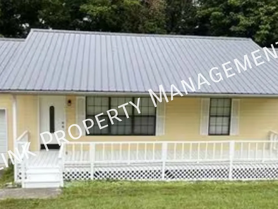 107 Laferry Ln