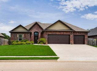401 Pebble Beach Dr, Cave Springs, AR 72718