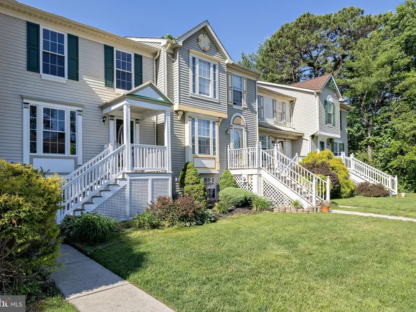 70 Wagon Wheel Dr, Sicklerville, NJ 08081