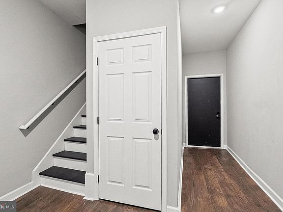 4th image of 2301 Whittier Ave