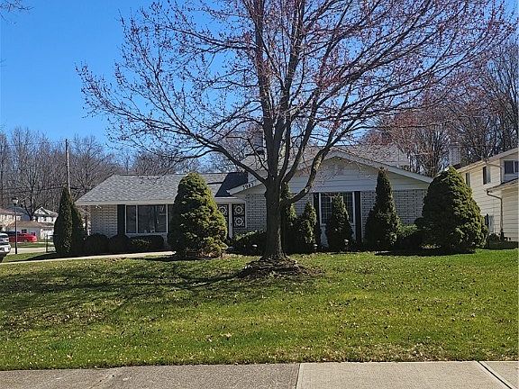 3rd image of 3943 E Park Dr