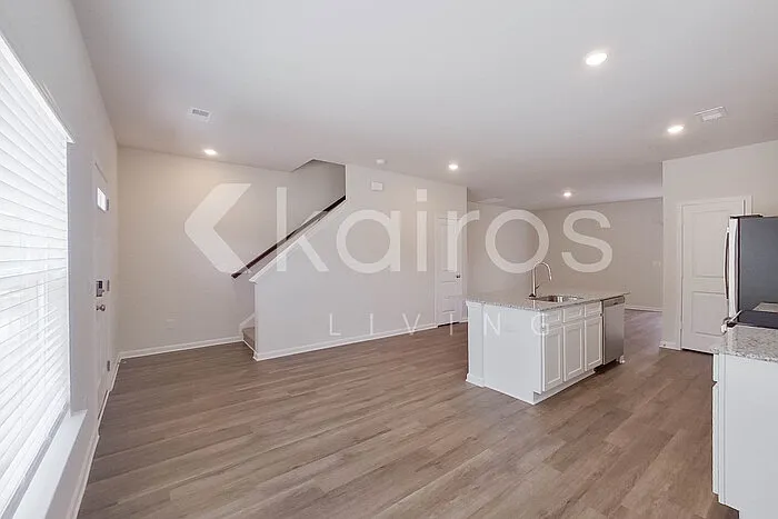 2529 Banyon Cir — Photo 3