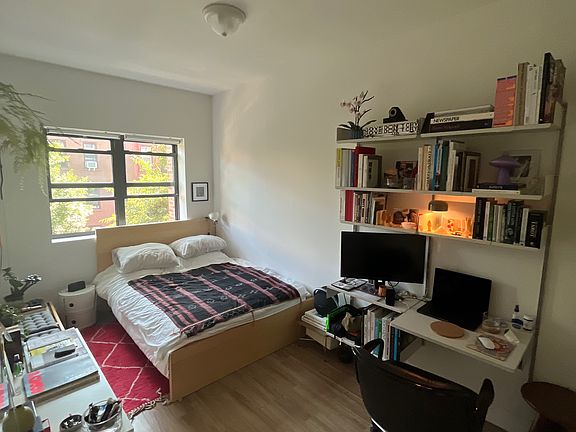 4th image of 125 Jefferson Ave #3F
