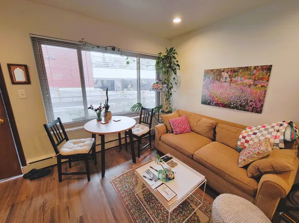 Ollie, 319 W Olympic Pl APT 103, Seattle, WA 98119