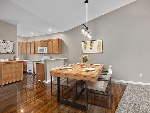 5th image of 1594 Parker Dr #27