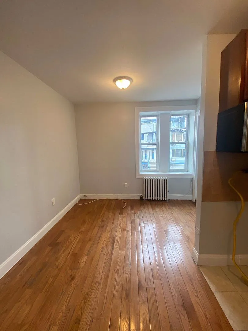 700 - OM 700-702 Bergenline Avenue LLC — Photo 2