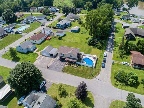 4th image of 8 Elm Ave
