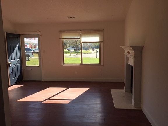 2nd image of 608 Timber Ct