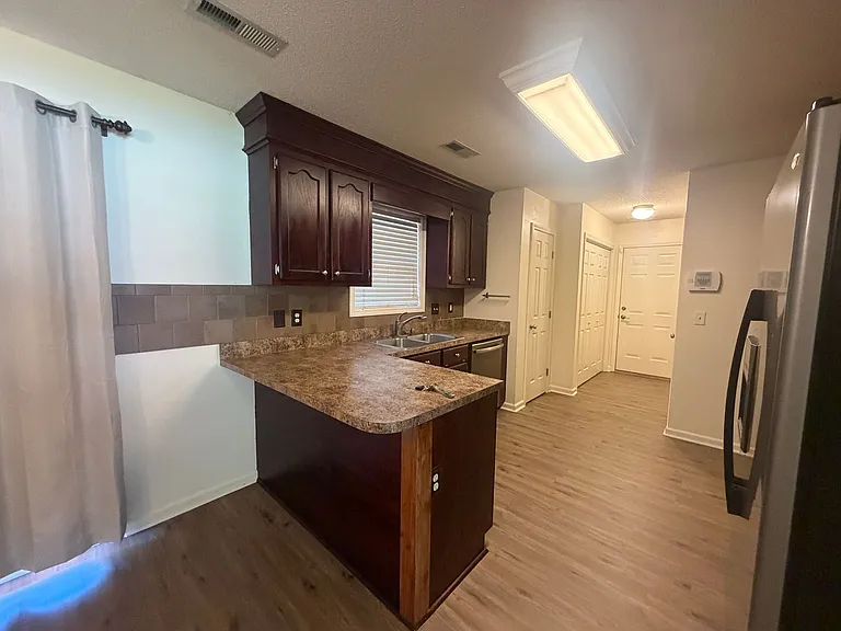 3290 Valencia Dr — Photo 8
