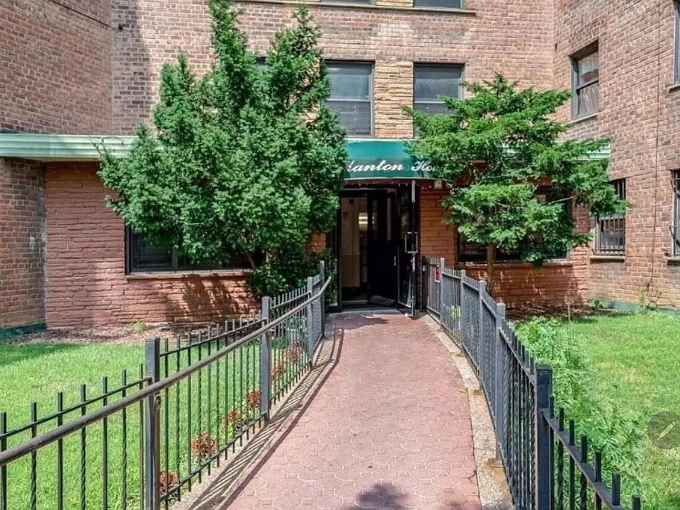 1st image of 13905 85th Dr APT 3