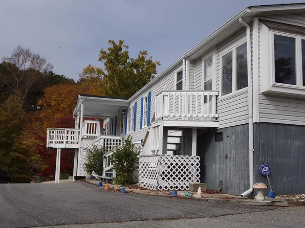 19 Elkhorn Trl, Bracey, VA 23919