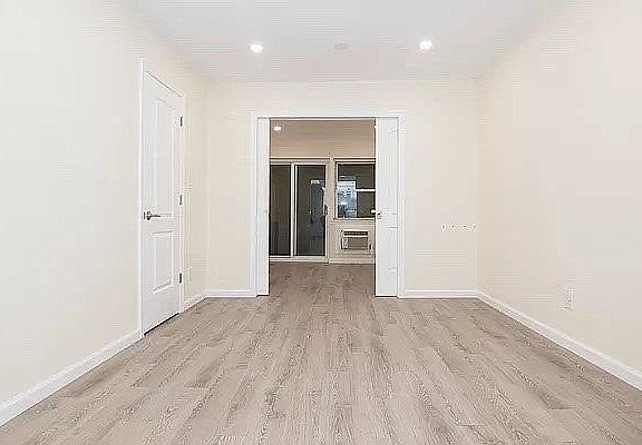 3rd image of 26-27 28th St #2B