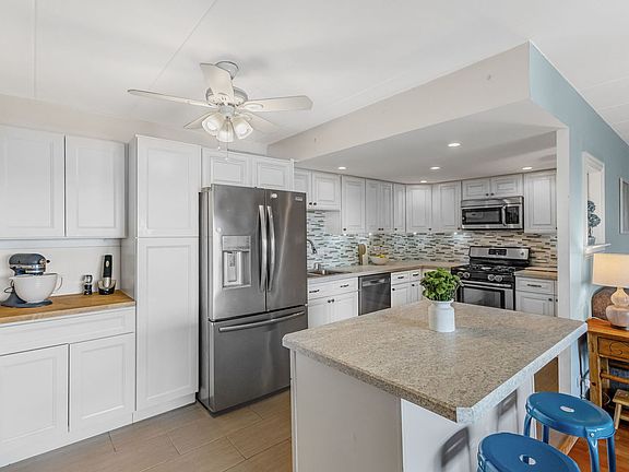 5th image of 3838 W 111th St APT 405