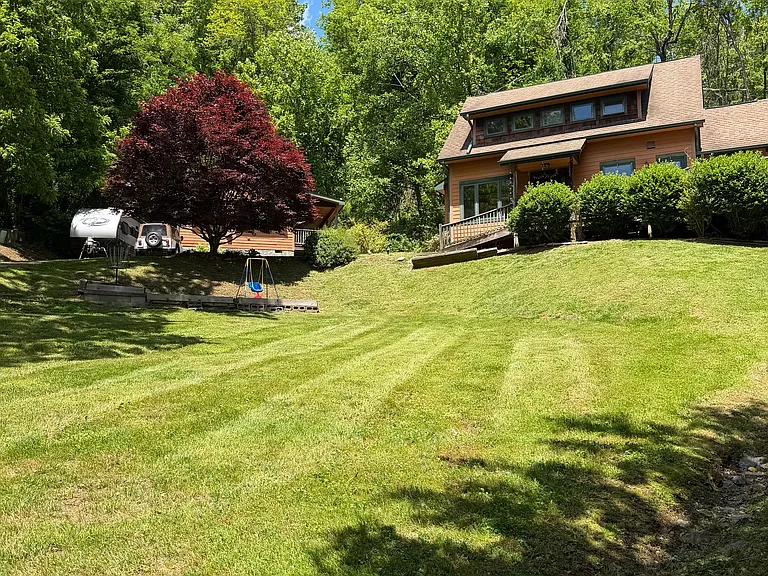 3 Summit Dr — Photo 1