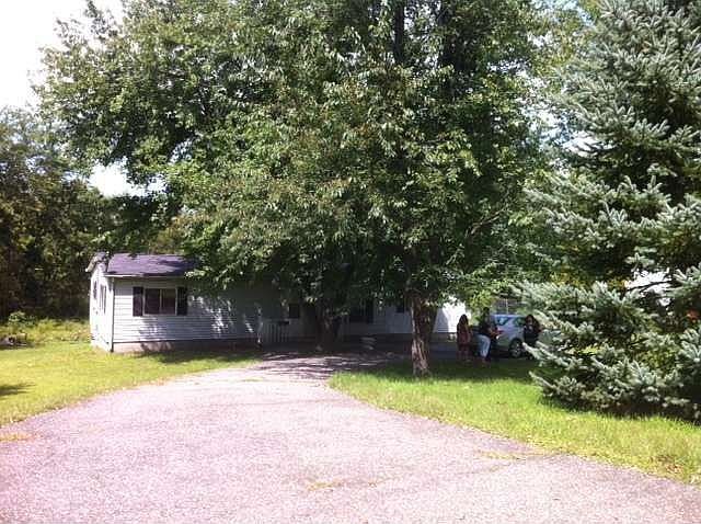 2nd image of 65 Plattekill Ardonia Rd