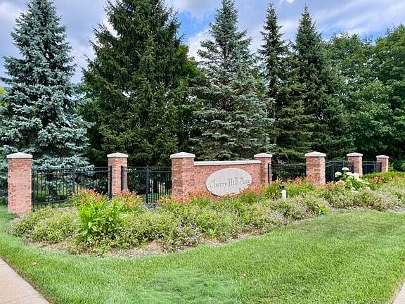 3rd image of 432 Marigold Cir