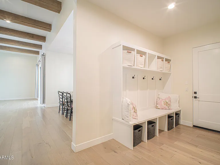 12424 E Victoria St — Photo 37