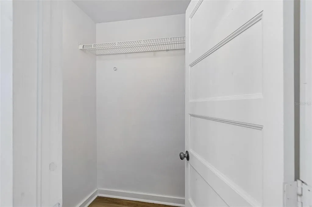 2 bed, 1000 sqft, $2,100 — Photo 4