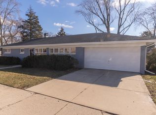 323 E Taylor Rd, Lombard, IL 60148