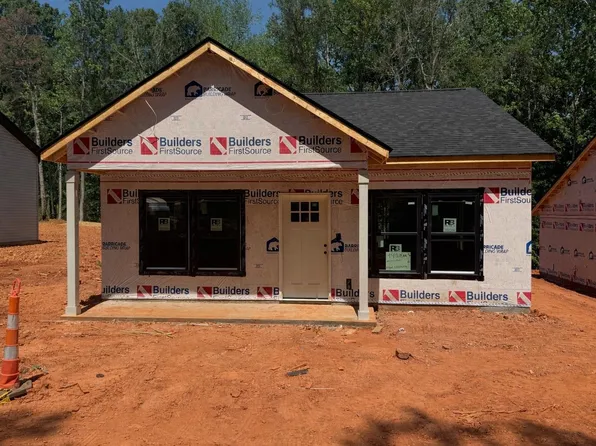 14 Poplar St, Woodruff, SC 29388
