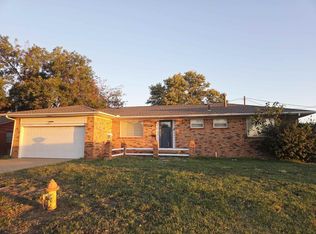 617 E Cleveland Dr, Hennessey, OK 73742