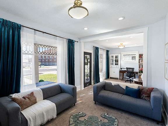 4th image of 50 W 400 S