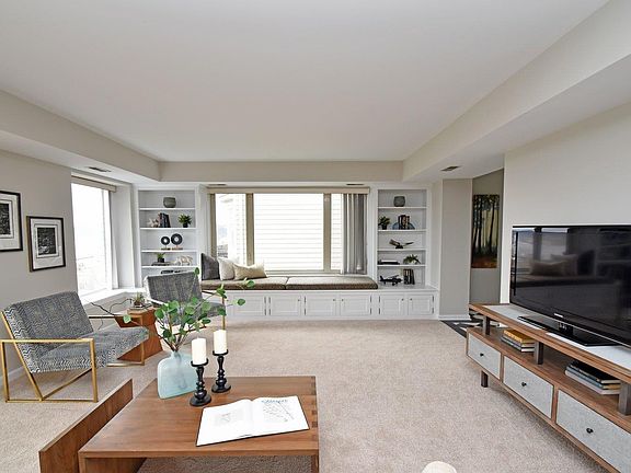 5th image of 3047 Ononta Ave #1