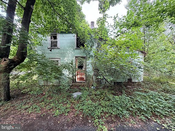 2nd image of 316 Middle St