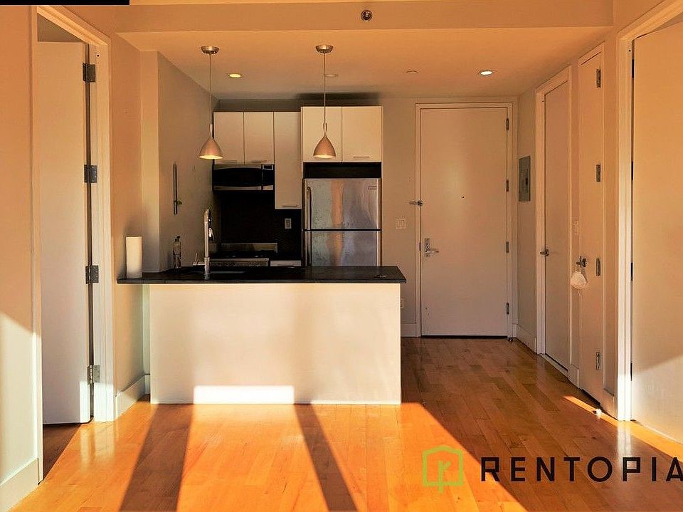 1st image of 836 Dekalb Ave #3M