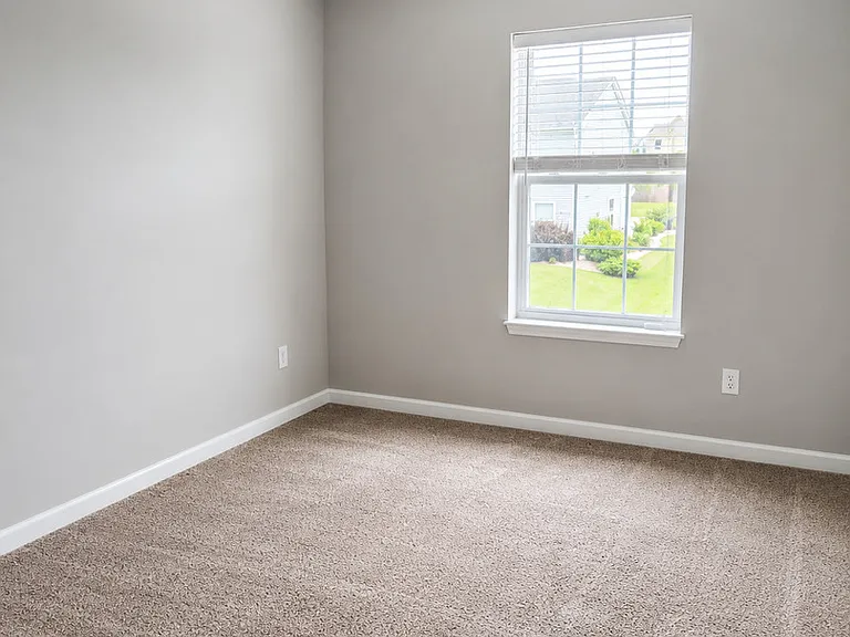 639 Florence St — Photo 5