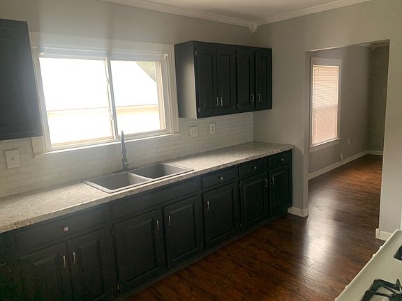 4th image of 102 N McElroy St
