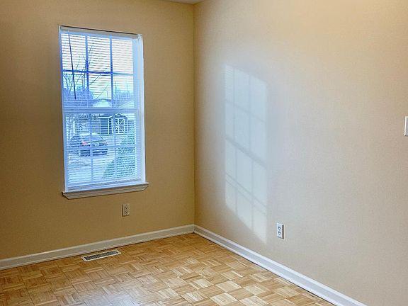 3rd image of 100 Devin Close Ct